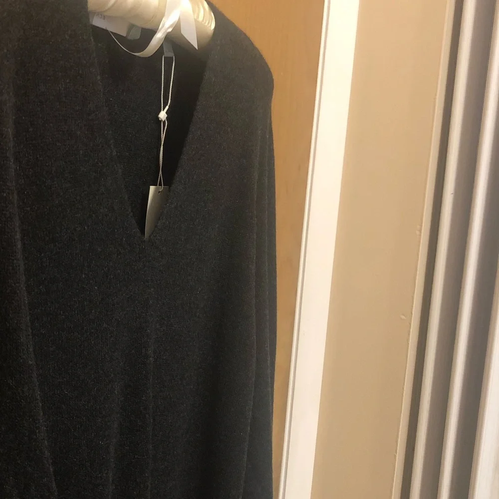 NWT VINCE Wool/Cashmere V-Neck Full Length Sweater Dress Size XS - Picture 3 of 13